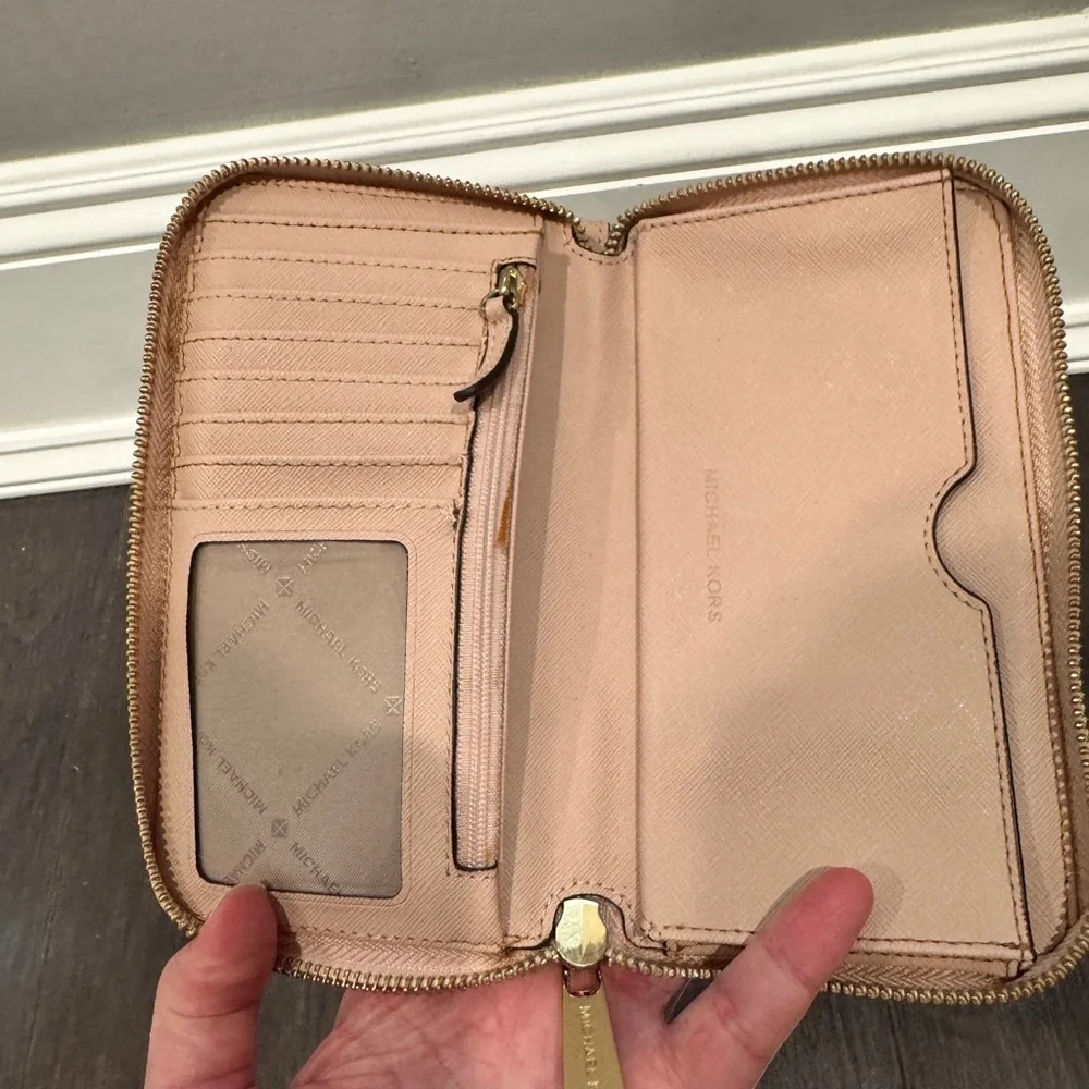 Michael Kors Light Pink/Peach Zip Large Wallet